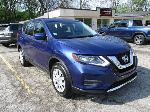 Used 2017 Nissan Rogue S image 4