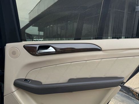 Used 2016 Mercedes-Benz GL 450 4MATIC image 25