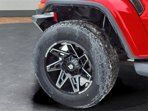 Used 2018 Jeep Wrangler Unlimited Sahara image 16