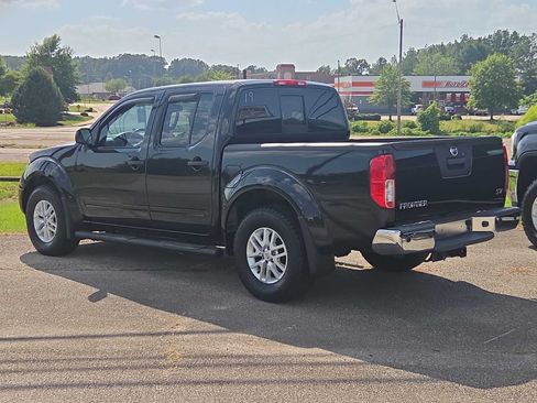 Used 2019 Nissan Frontier SV w/ Value Truck Package RWD image 3