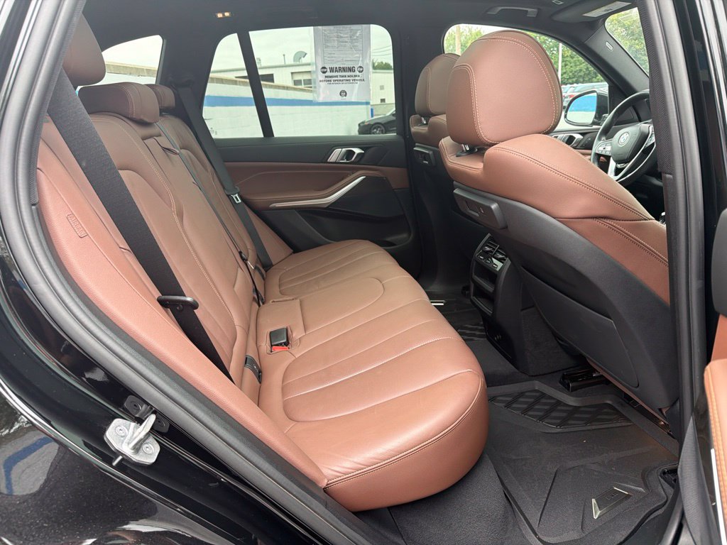 Used 2022 BMW X5 xDrive40i w/ Parking Assistance Package AWD/4WD image 24
