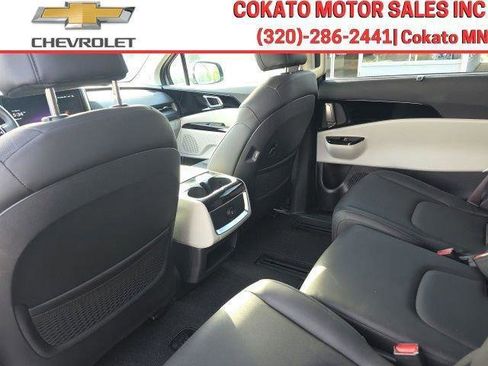 Used 2024 Kia Carnival EX FWD image 17