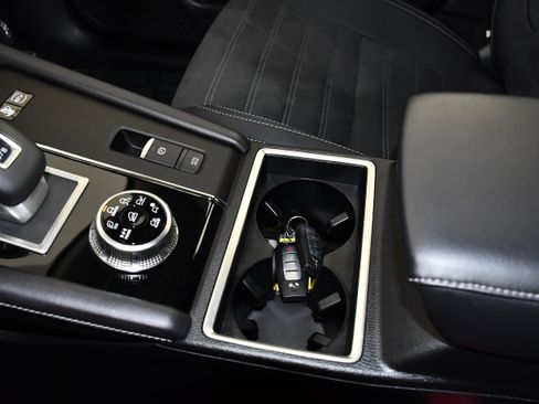 Used 2025 Mitsubishi Outlander SE AWD/4WD image 31