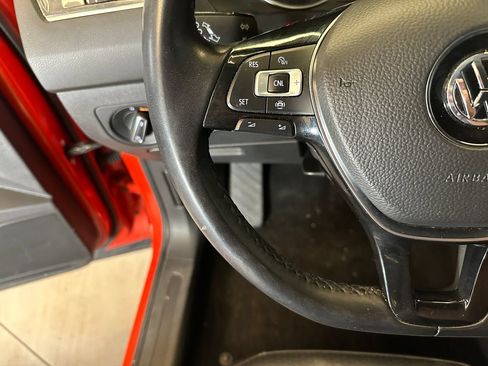 Used 2019 Volkswagen Tiguan SE AWD/4WD image 11