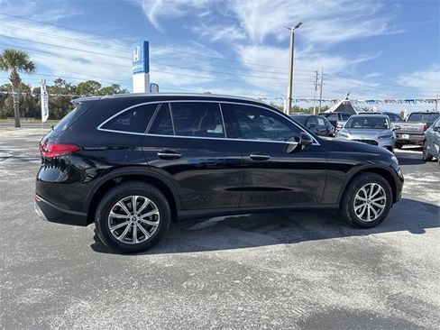 Used 2023 Mercedes-Benz GLC 300 image 4