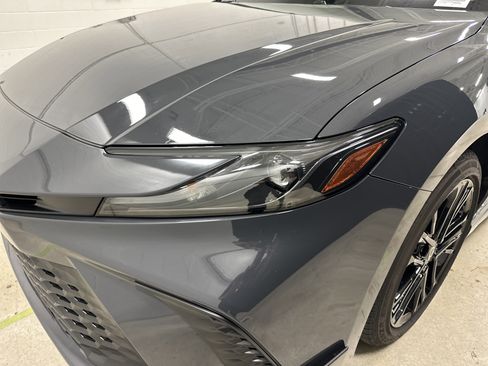 Used 2025 Toyota Camry SE image 6