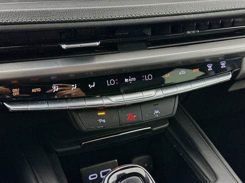 Used 2024 Cadillac XT4 Premium Luxury image 23