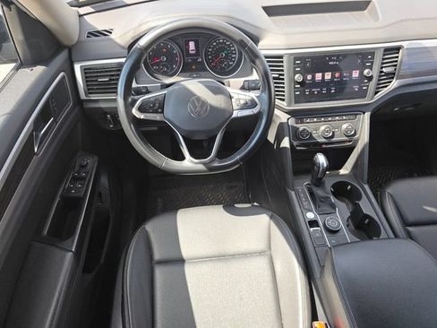 Used 2021 Volkswagen Atlas SE w/ Towing Package AWD/4WD image 3