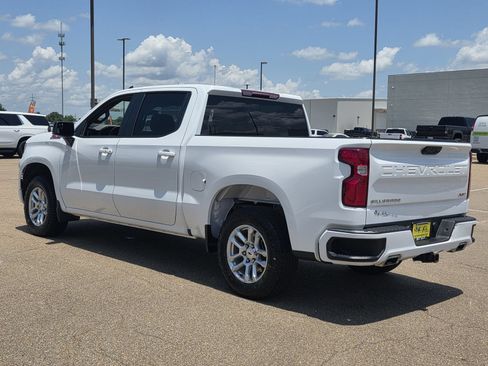 Used 2023 Chevrolet Silverado 1500 RST w/ Z71 Off-Road Package AWD/4WD image 7