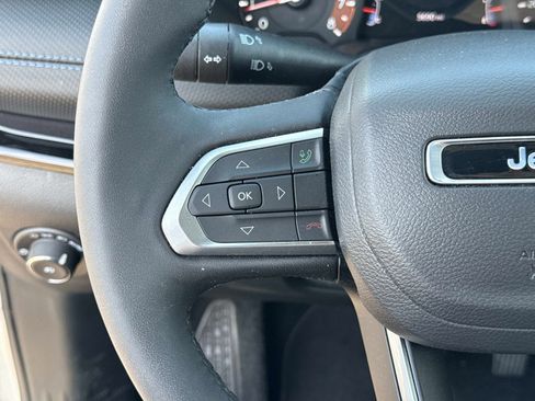 New 2025 Jeep Compass Limited w/ Sun & Sound Group AWD/4WD image 30