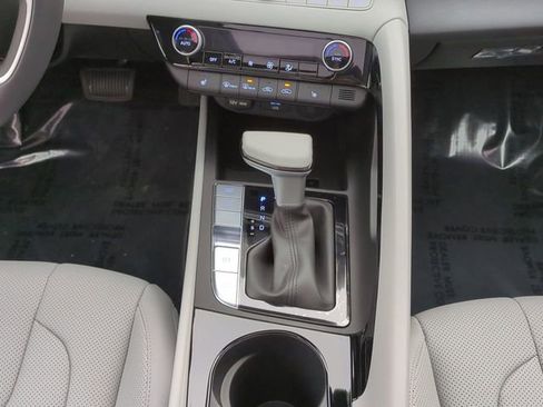 New 2026 Hyundai Elantra Limited FWD image 18