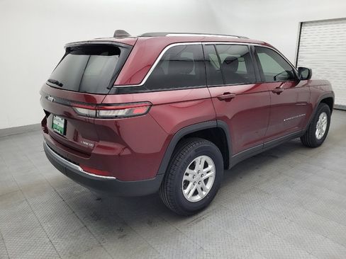 Used 2023 Jeep Grand Cherokee Laredo RWD image 9