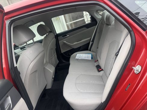 Used 2018 Hyundai Sonata SE FWD image 13