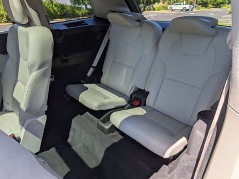 Used 2020 Volvo XC90 T6 Momentum w/ Protection Package Premier AWD/4WD image 12