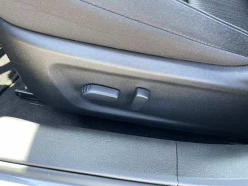 Used 2024 Nissan Altima 2.5 SV FWD image 14