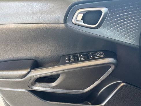 Used 2021 Kia Soul GT-Line FWD image 9