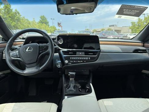 Used 2024 Lexus ES 350 w/ Premium Package FWD image 10
