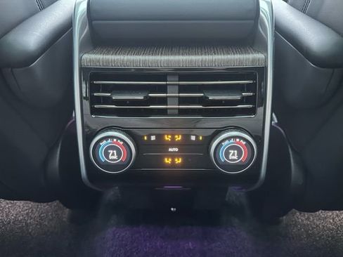 Used 2025 Land Rover Range Rover SE image 24