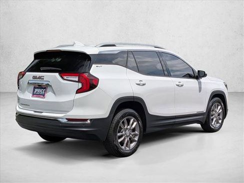 Used 2022 GMC Terrain SLT w/ Infotainment Package II FWD image 5
