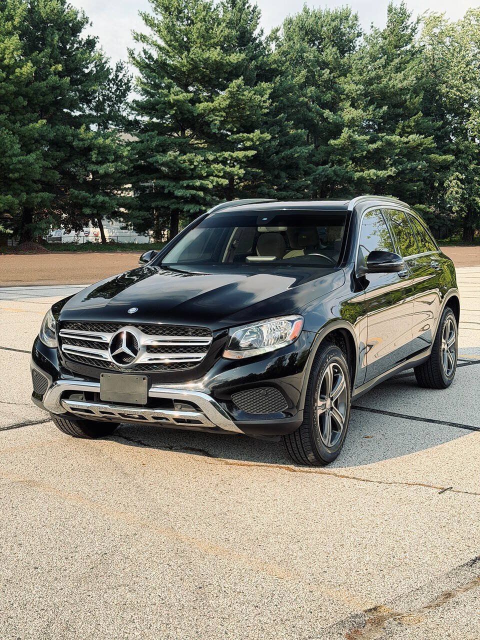 Used 2016 Mercedes-Benz GLC 300 4MATIC w/ Multimedia Package image 1
