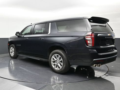 Used 2024 Chevrolet Suburban Premier RWD image 3