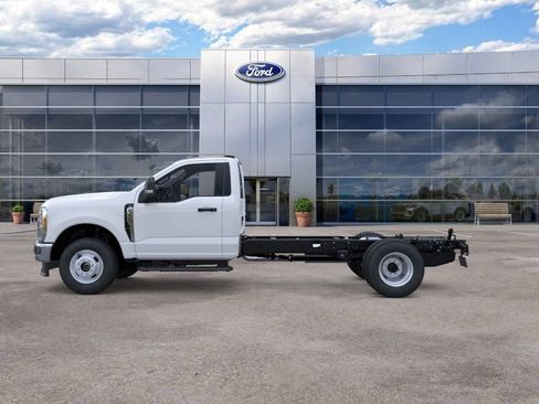 New 2025 Ford F350 XL w/ XL Chrome Package AWD/4WD image 3