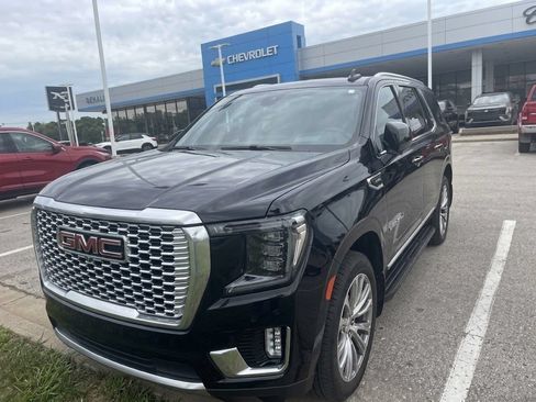 Used 2023 GMC Yukon Denali AWD/4WD image 2