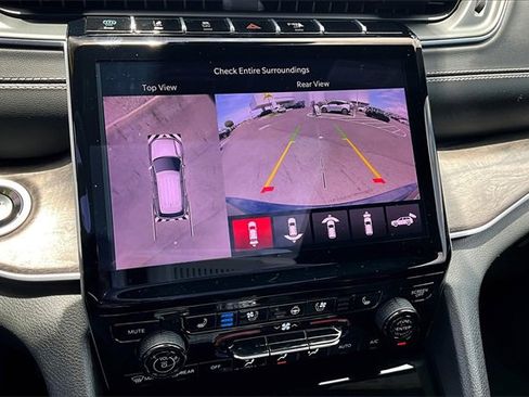 Used 2025 Jeep Grand Cherokee Limited 4xe image 23