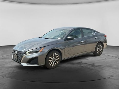 Used 2025 Nissan Altima 2.5 SV AWD/4WD image 4