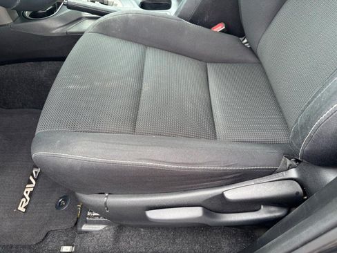 Used 2018 Toyota RAV4 XLE w/ Plus Extra Value Package FWD image 16