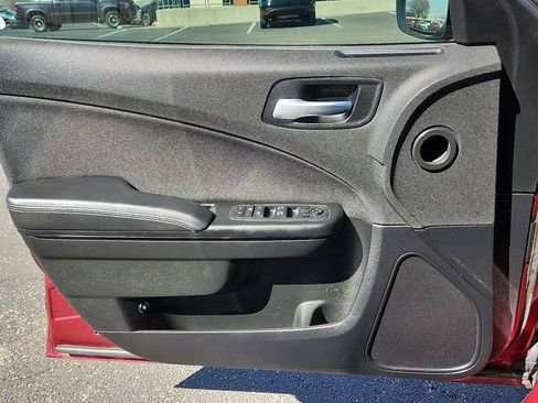 Used 2018 Dodge Charger SXT w/ Blacktop Package image 15