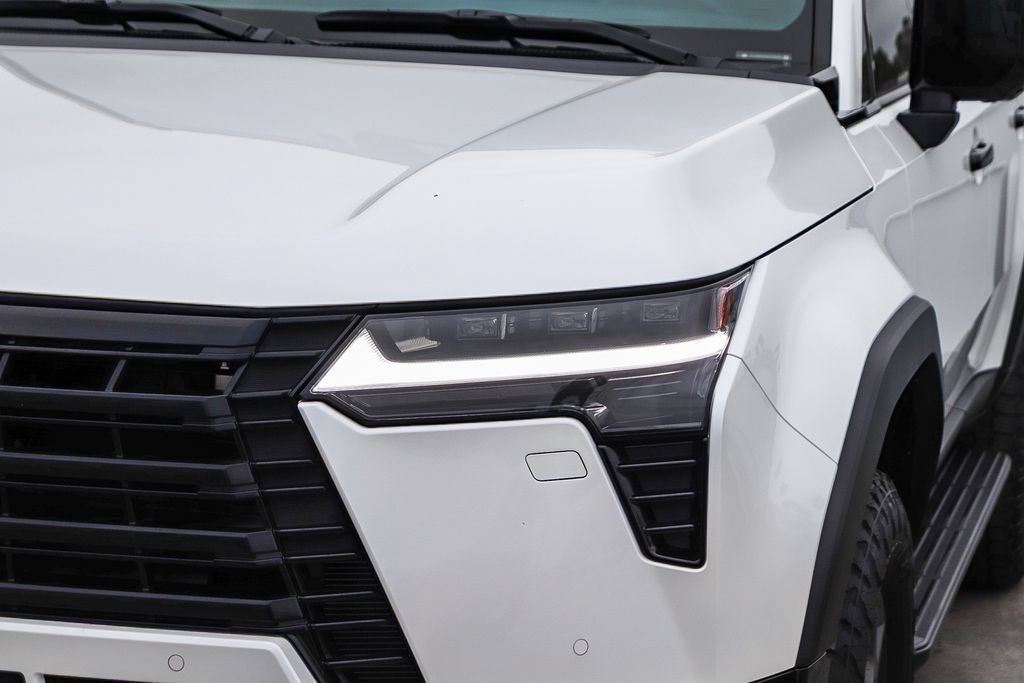 Used 2025 Lexus GX 550 AWD/4WD image 5