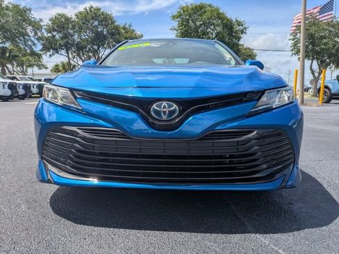 Used 2019 Toyota Camry LE w/ Sunroof Package FWD image 9