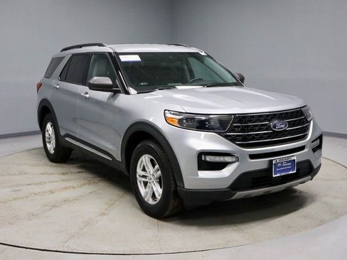 Certified 2022 Ford Explorer XLT w/ Equipment Group 202A image 1