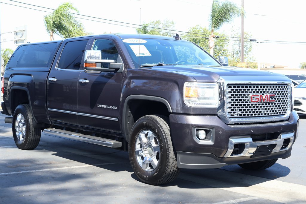Used 2015 GMC Sierra 2500 Denali w/ Duramax Plus Package AWD/4WD image 3