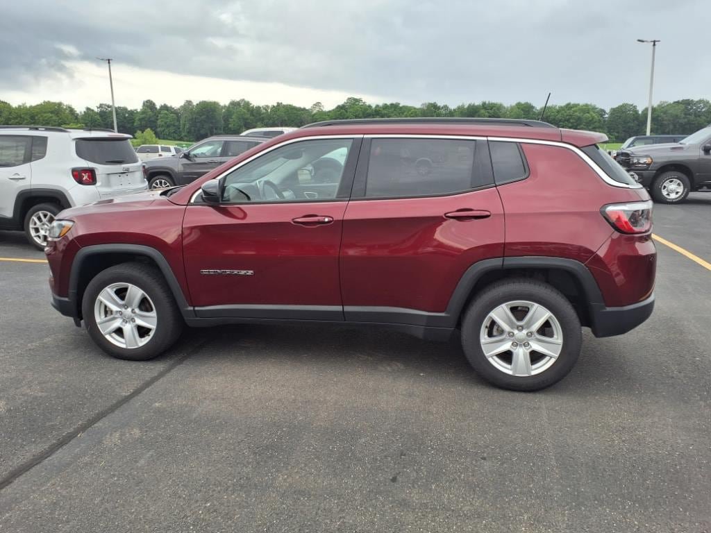 Used 2022 Jeep Compass Latitude w/ Convenience Group AWD/4WD image 8