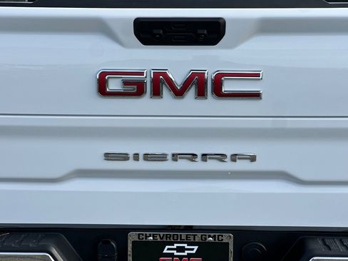 Used 2025 GMC Sierra 1500 SLT image 45