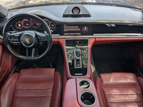Used 2022 Porsche Panamera RWD image 24