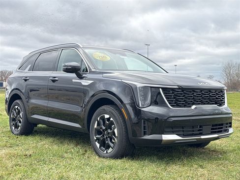 New 2025 Kia Sorento S image 2