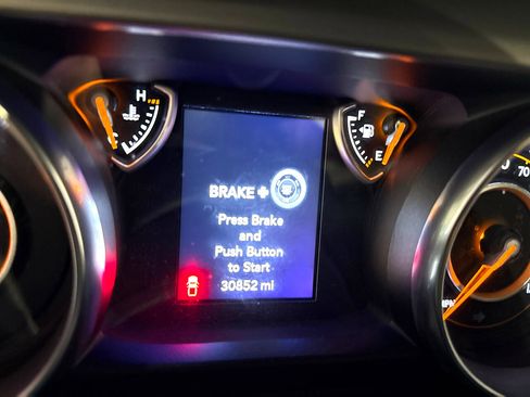 Used 2022 Jeep Gladiator Sport image 7