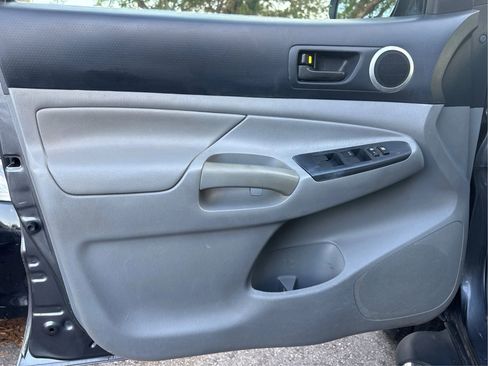 Used 2012 Toyota Tacoma 4x4 Double Cab w/ SR5 Pkg image 16