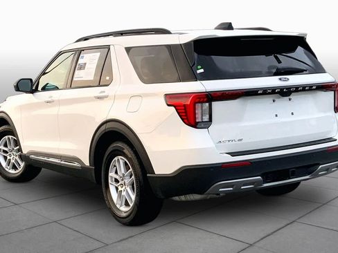 Certified 2025 Ford Explorer Active w/ Active Comfort Package RWD image 12
