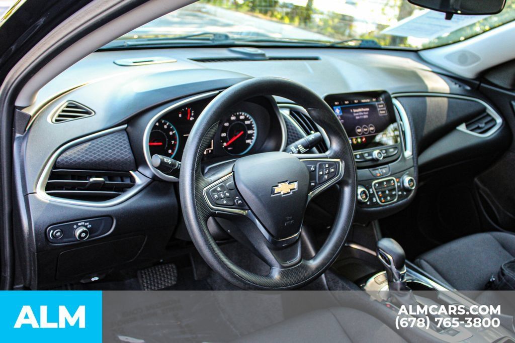 Used 2025 Chevrolet Malibu LT FWD image 21