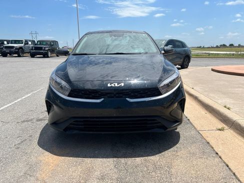 Used 2024 Kia Forte LXS w/ LXS Technology Package FWD image 2