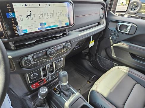 New 2025 Jeep Wrangler Unlimited Rubicon w/ Convenience Group image 9