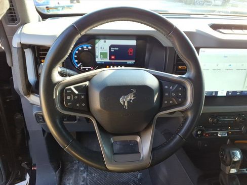 Used 2023 Ford Bronco Badlands image 8
