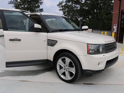 Used 2010 Land Rover Range Rover Sport Supercharged AWD/4WD image 34