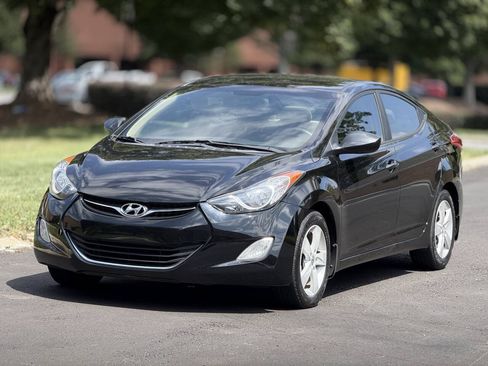 Used 2013 Hyundai Elantra GLS w/ Preferred Pkg FWD image 4