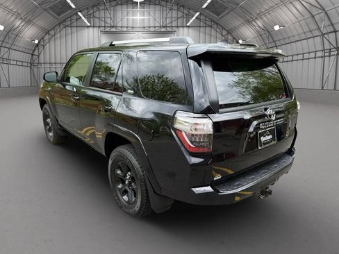 Used 2023 Toyota 4Runner SR5 AWD/4WD image 10