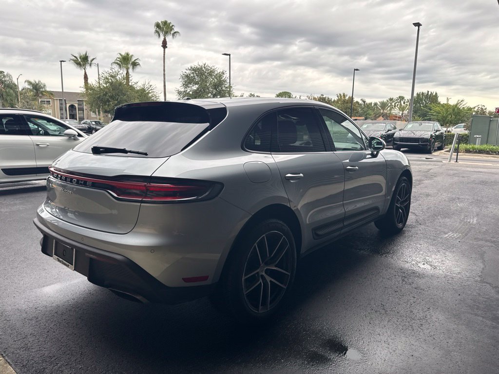 Certified 2024 Porsche Macan AWD/4WD image 4